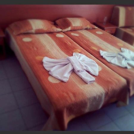 Hotel Concordia Plaza 2 Primorsko Esterno foto